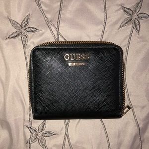 GUESS wallet